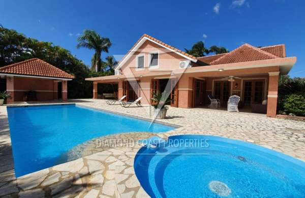 A very spacious 5 bedroom villa | Perla Marina | Sought after gated beach front community