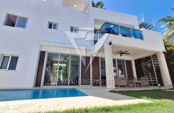 3 Bedroom Villa | Roof Terrace | Private Garden with Pool | Gated Oceanfront Community
